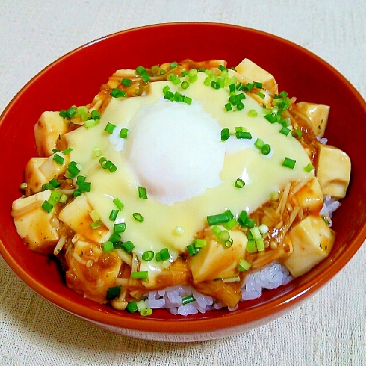 麻婆豆腐アレンジ 温玉チーズで麻婆豆腐丼 レシピ 作り方 By あ ち0024 楽天レシピ